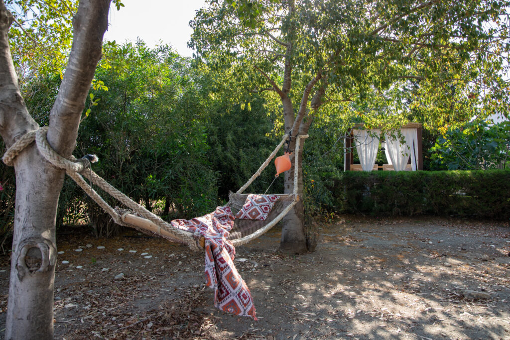 Rent Beach house with hammock and sea access