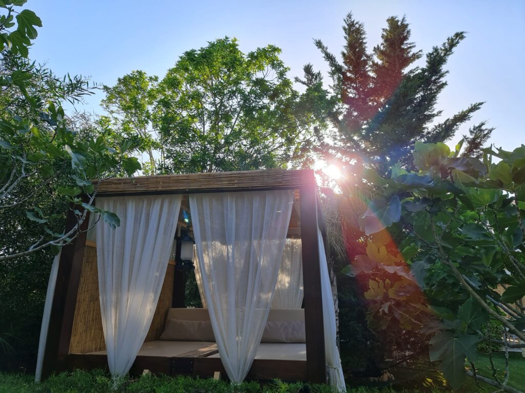 Larnaca - Rent romantic Beach House with canopy bed